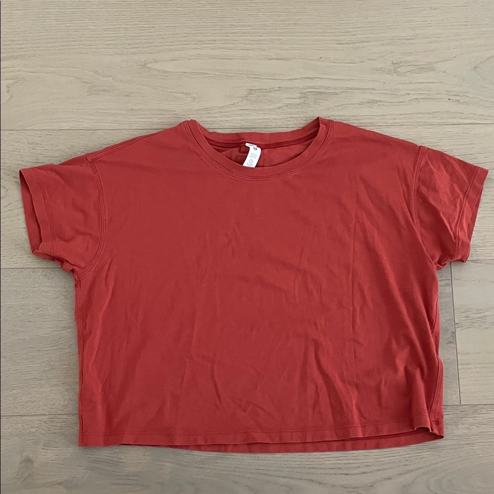 Lululemon Cates T shirt size 6